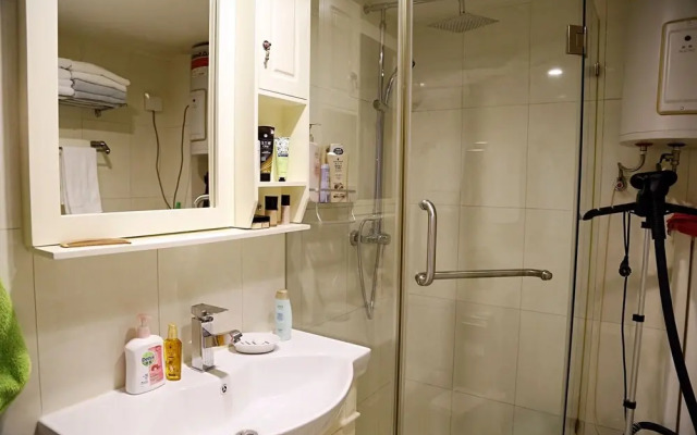 Beijing Sanlitun 2-Bedroom Spacious Apartment