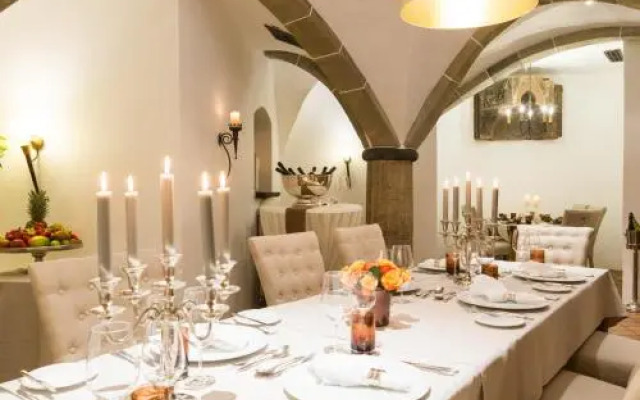 Hotel Restaurant Am Helmwartsturm