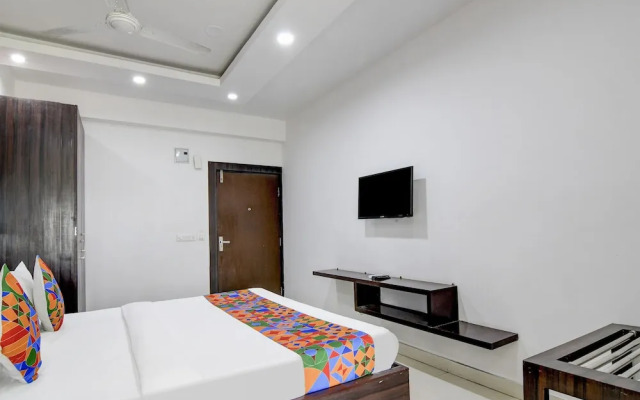 FabHotel Prime Eco Park