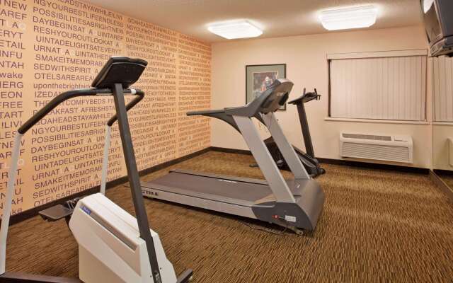 La Quinta Inn & Suites by Wyndham Des Moines West Clive