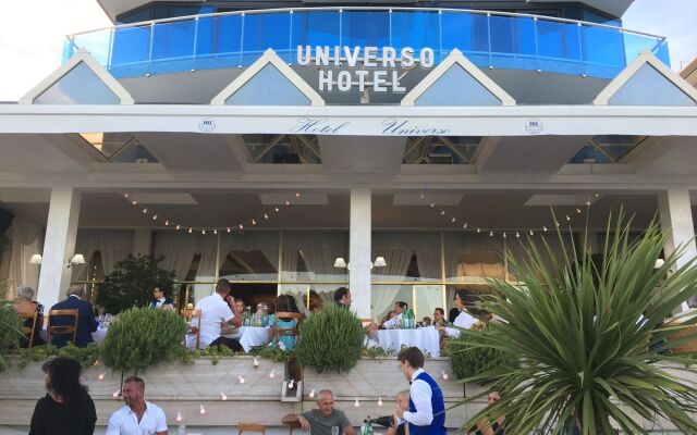 Hotel Universo