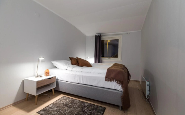 Enter Viking Hotel