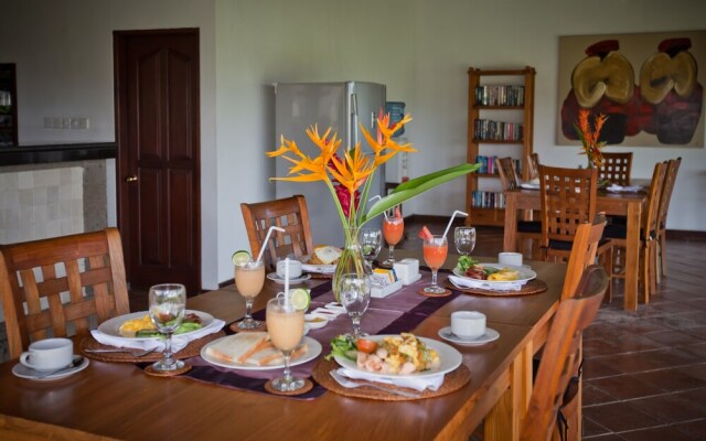 The Junno Villa