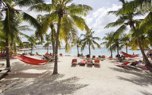 Blue Bay Bungalows - The Garden