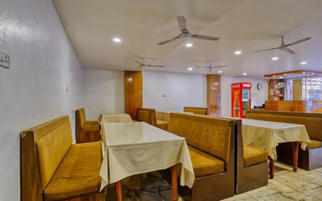 FabHotel Ten Eleven Grand