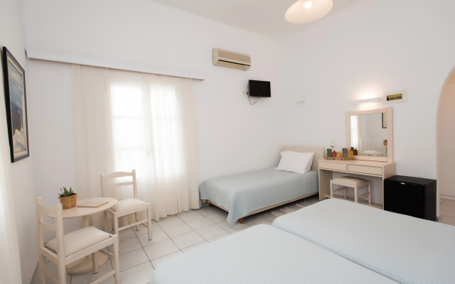 Charissi Hotel