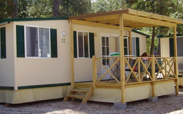 Mediteran kamp Mobile Homes in Camping Ljutic