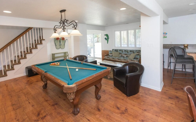 Recovery Room - 6 Br Home