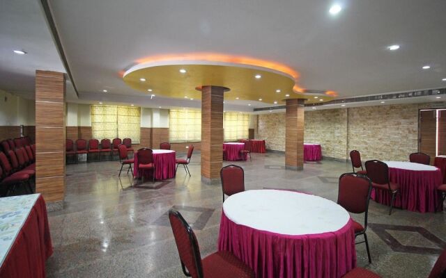 OYO 6438 Hotel Valley Plaza