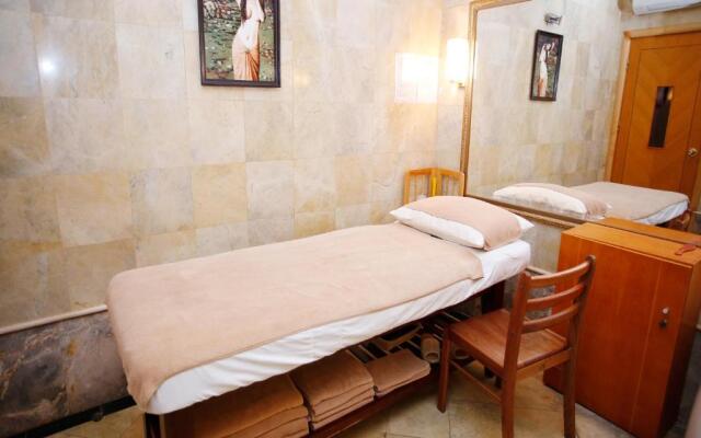 A25 Luxury Hotel