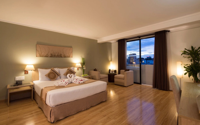 Vien Dong Hotel