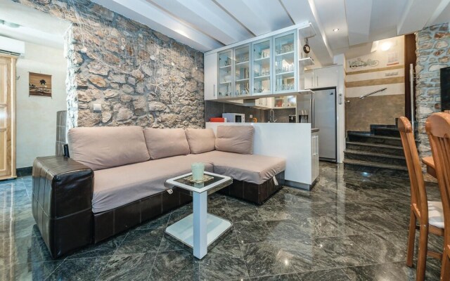 Nice Home in Vodice With Wifi and 4 Bedrooms