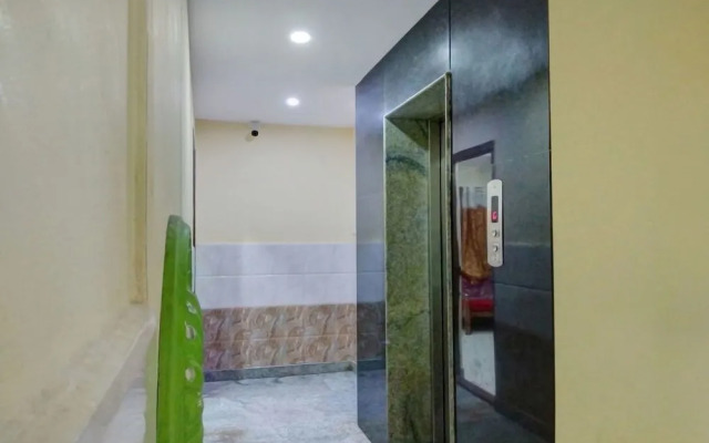 OYO 10450 Breeze inn