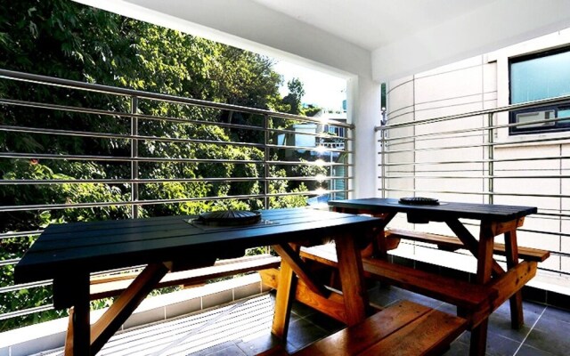 Tongyeong Cobalt Blue Pension