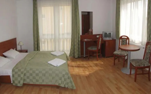 Hotel Kristály