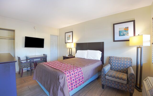 Sunrise Inn by OYO Titusville FL