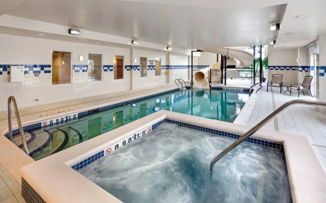 Fairfield Inn and Suites by Marriott Toronto Brampton
