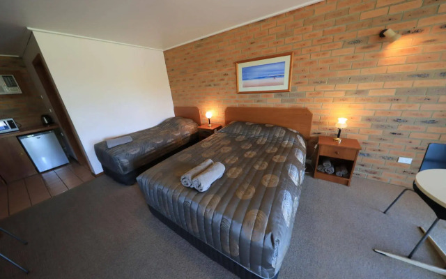 Quays Motel San Remo