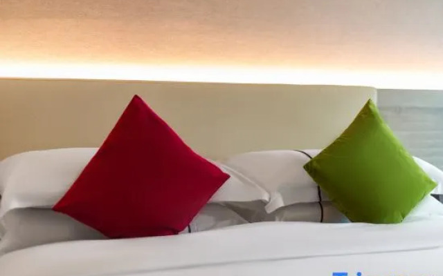 Sanyuan Hotel (Zixing Dongjiang Lake)