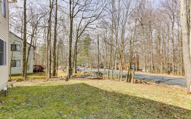 Pet-friendly Pocono Vacation Rental w/ Lake Access