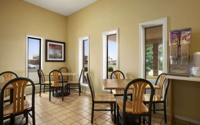 Super 8 by Wyndham Marion