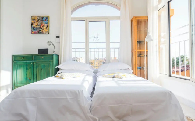 St. John Basilica Lovely Tower Apartment