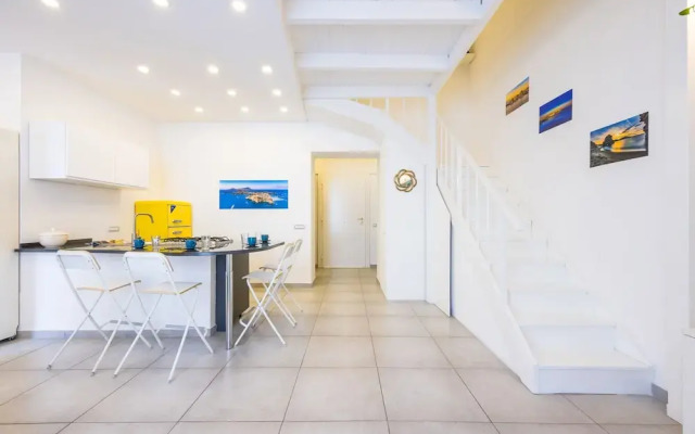 Quartieri Spagnoli Modern Flat by Wonderful Italy