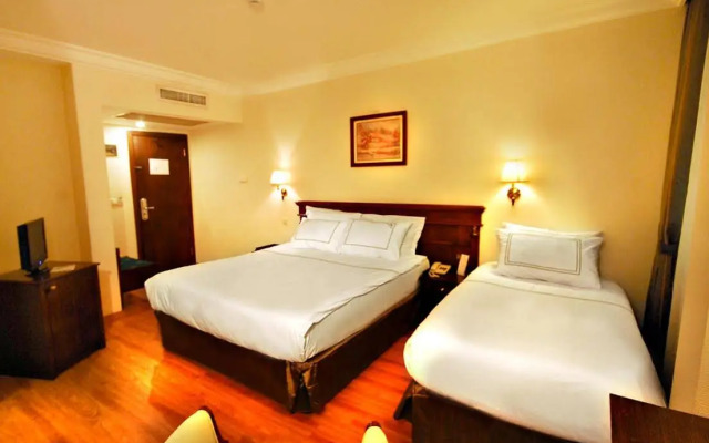 Hotel Golden Crown