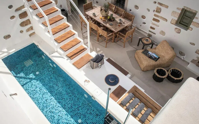 Mint Villa by Checkin