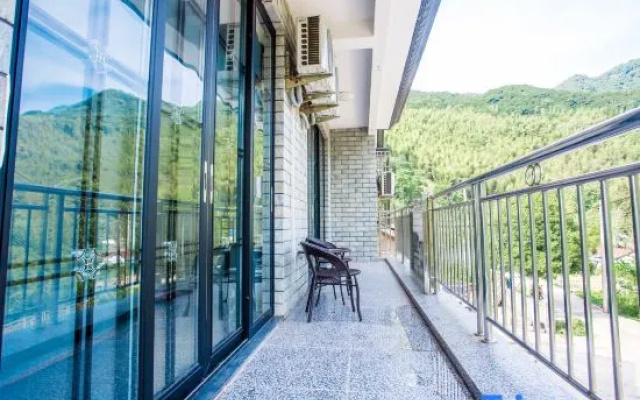 Jingxian Chujian Inn