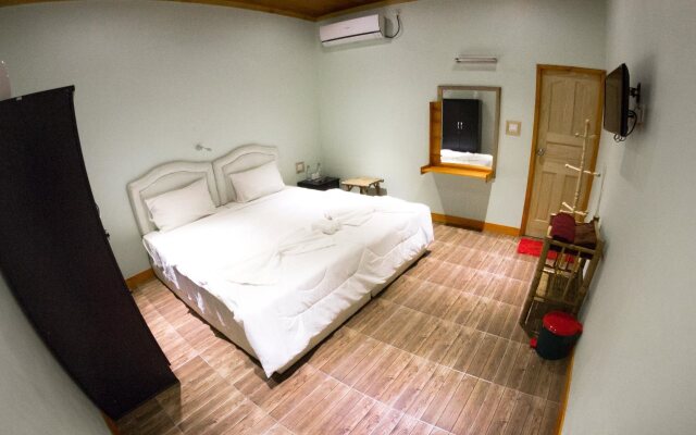 Zest Cabana