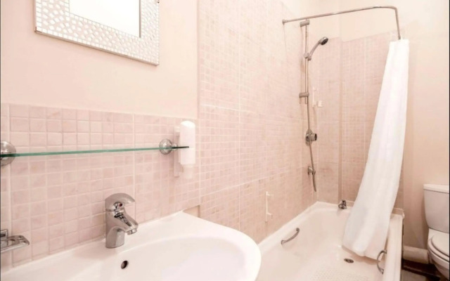 Broadfield Park Hotel