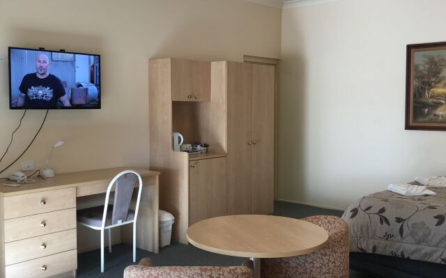 Country Gardens Motor Inn