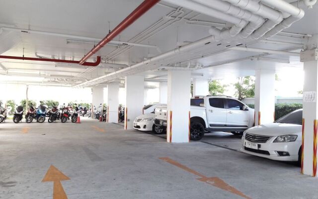 The Scene Condo By The Rich