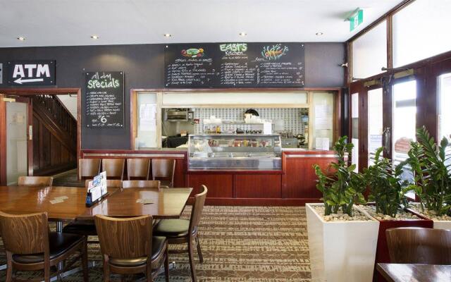 Melton Hotel