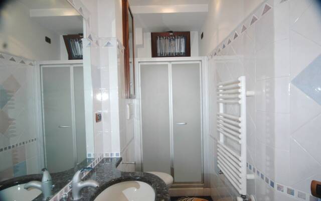 "roma Chic House - Luxury Apartment 1 People for Business/studio"