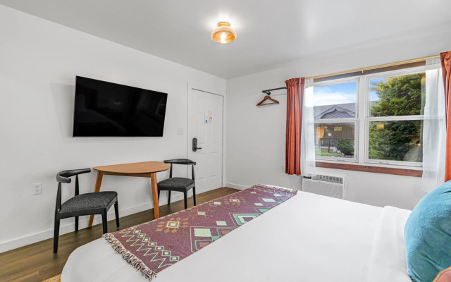 The Town House Lodge