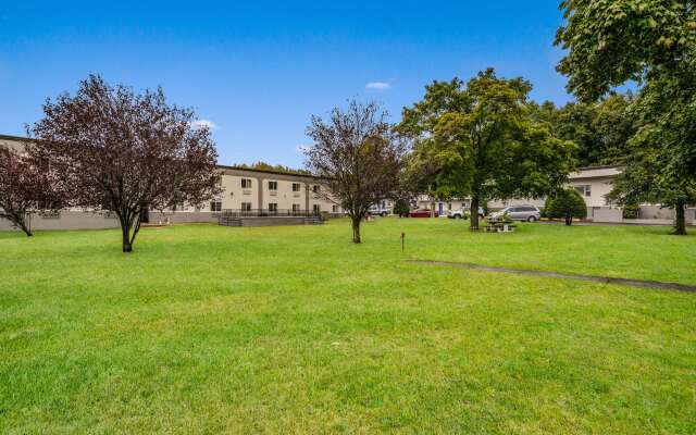 Motel 6 Tinton Falls