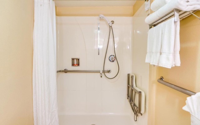 Buena Park Grand Hotel & Suites