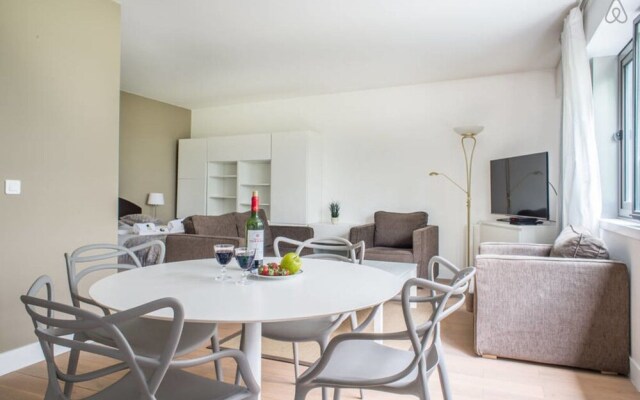 Renovated Flat 2 Minutes From the Champs-élysées