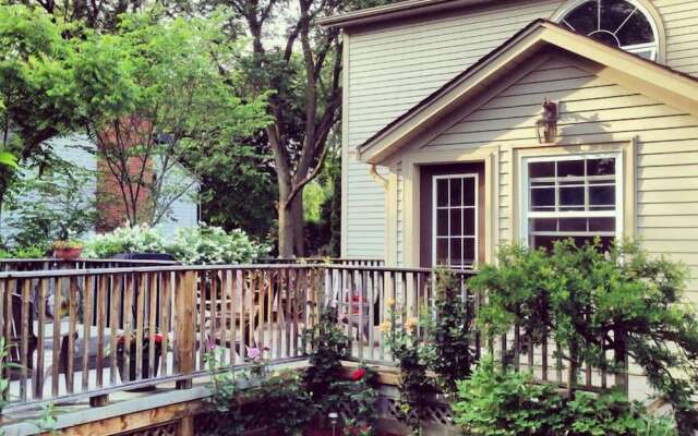 Antique Slumber Old Town Bed & Breakfast