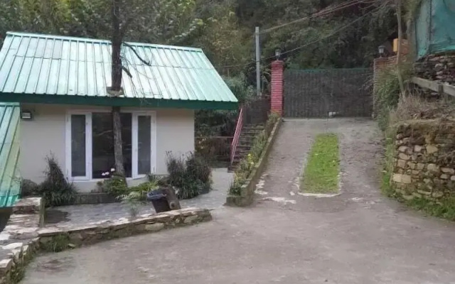 Asaka Himalayan Inspiration lodge Kasol