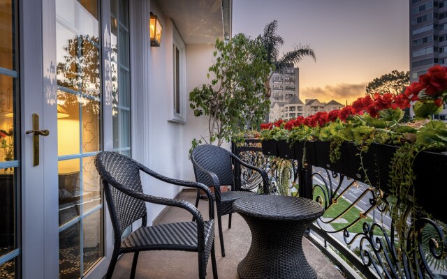 Beverly Hills Plaza Hotel & Spa