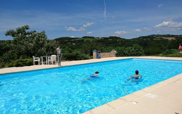 Hotel La Bastie D'Urfe