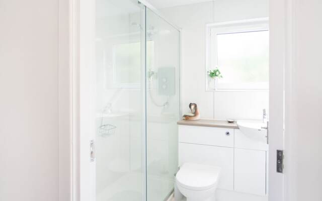 Juniper Hill, Loch Achilty