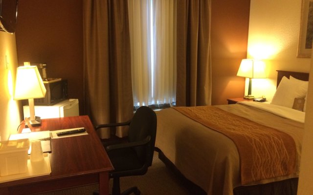 Comfort Inn & Suites Medicine Hat