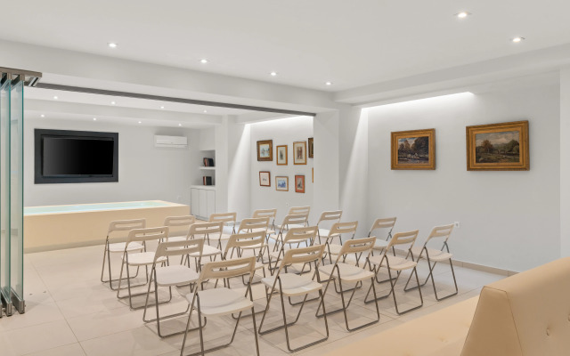 Gallery Central Piraeus Port