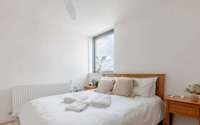 Funky 1BD High-rise Flat W/city Views, Angel!