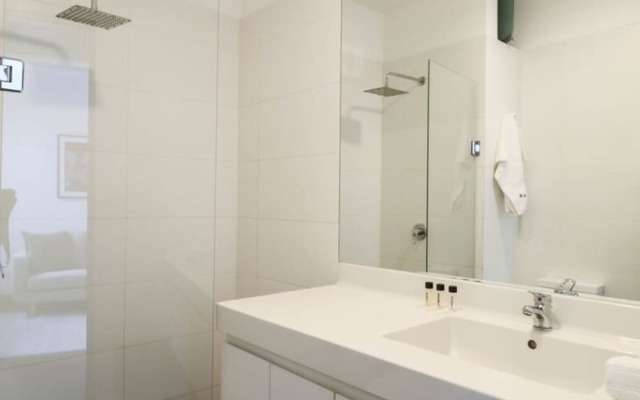 w Lovely 2BR With Balcony in Miraflores