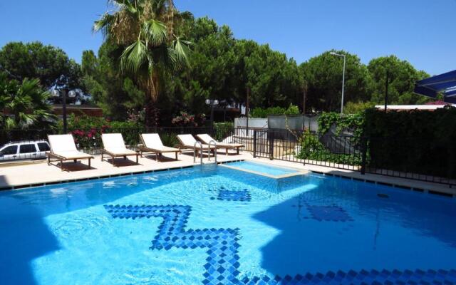 Status Hotel